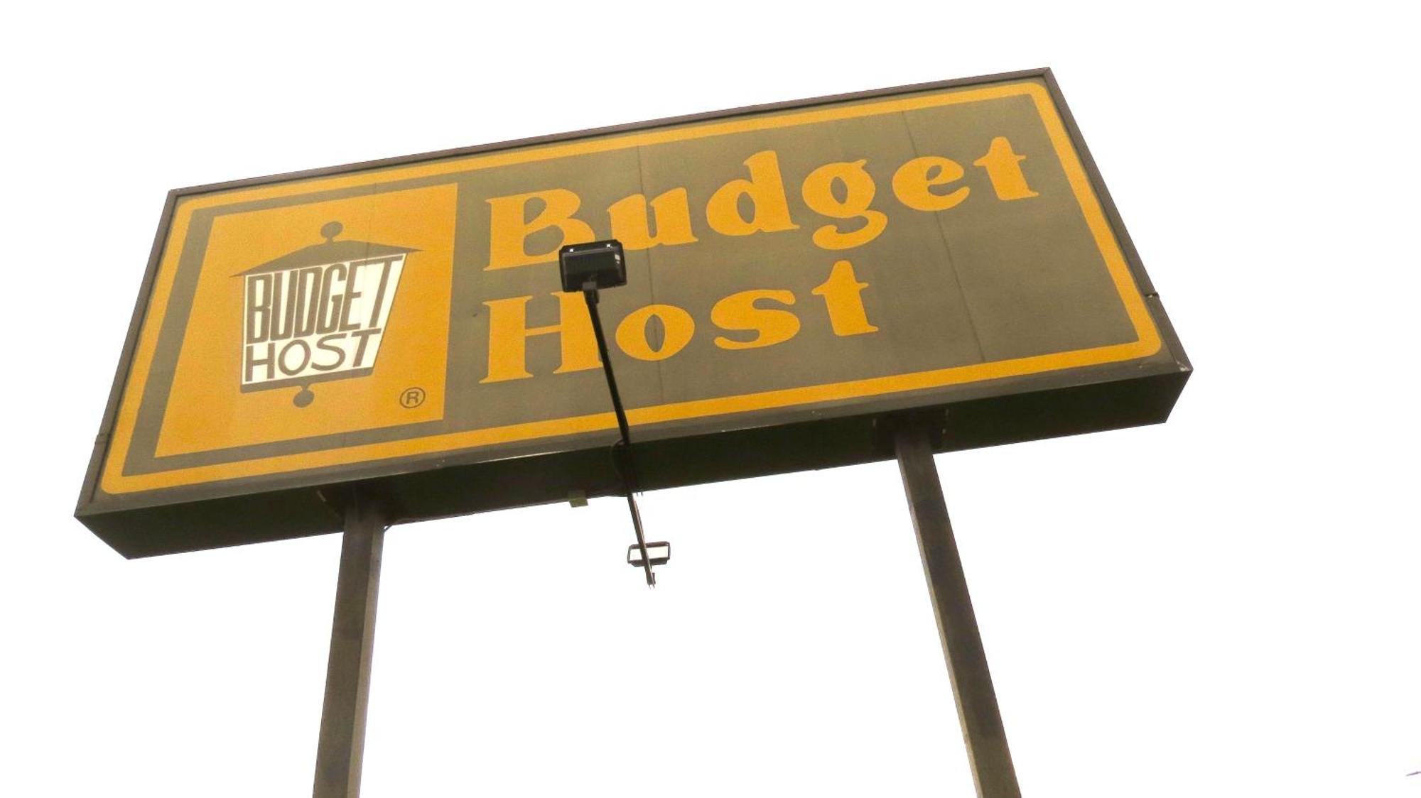 Budget Host Airport Inn Waterville Exterior foto